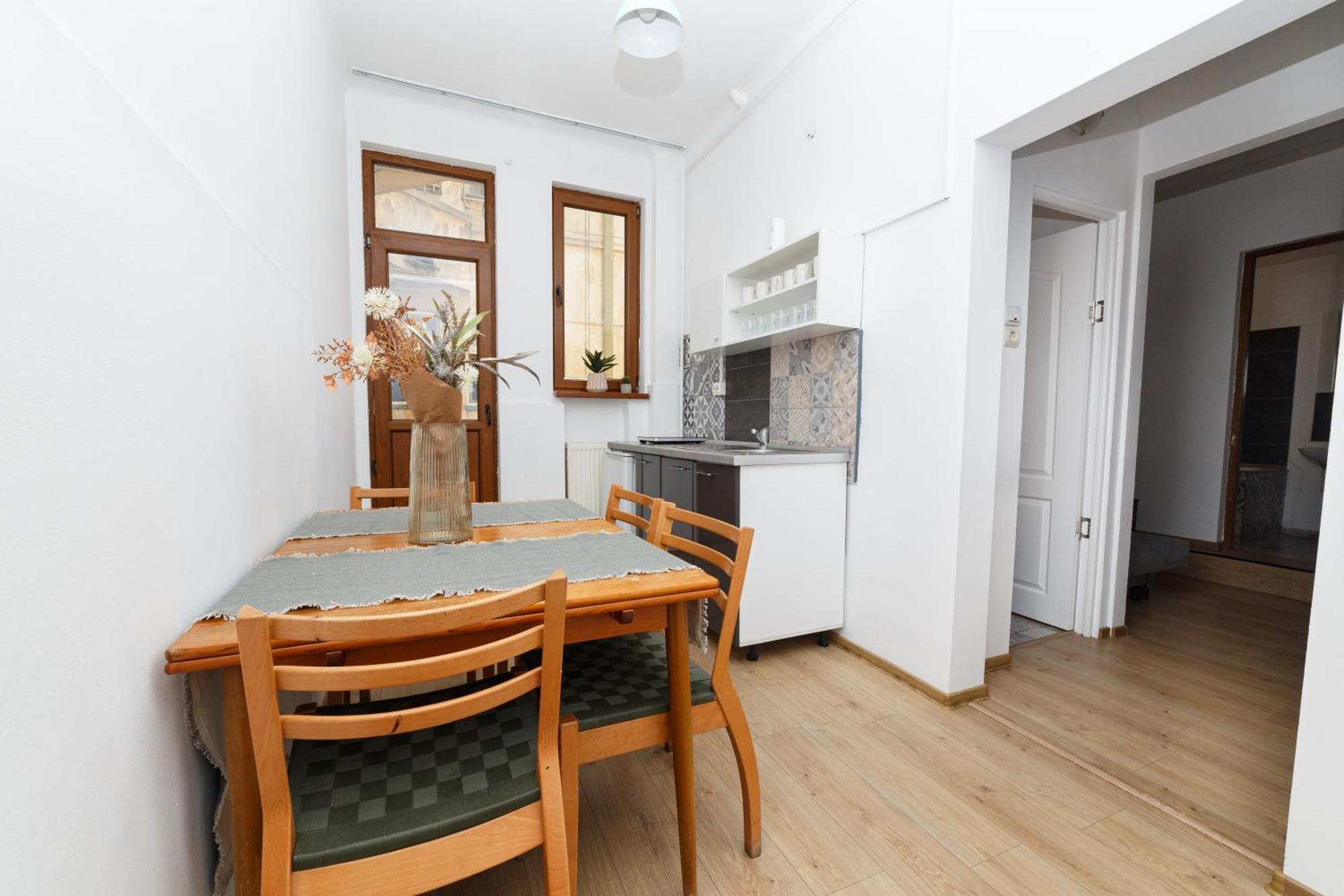 Color Apartments Franceza St Bukareszt Zewnętrze zdjęcie