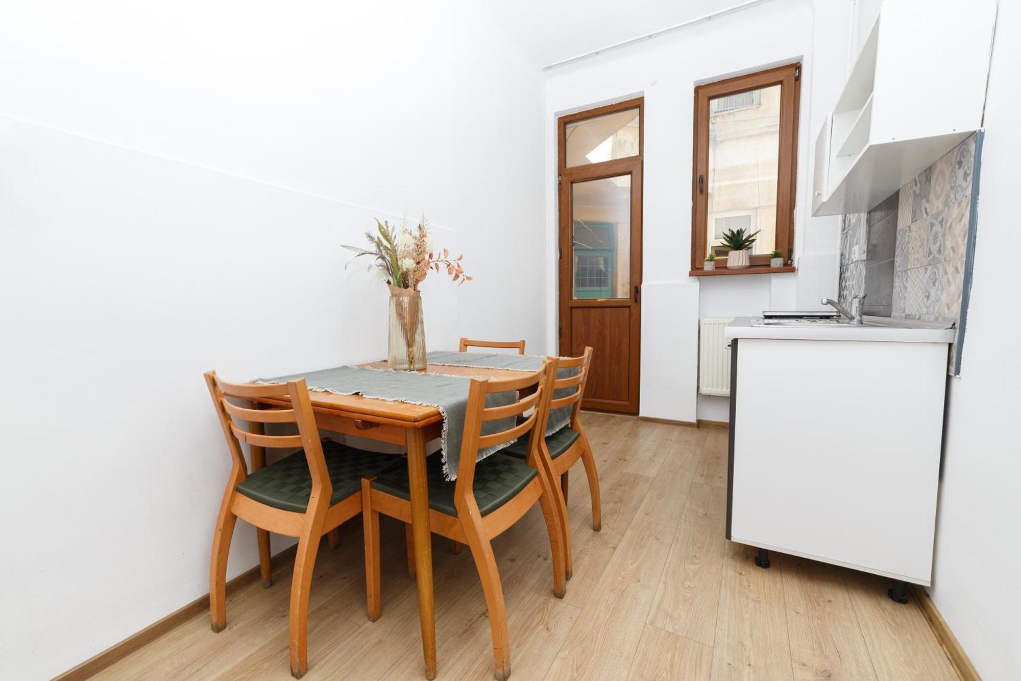 Color Apartments Franceza St Bukareszt Zewnętrze zdjęcie