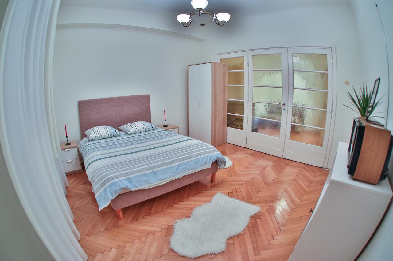 Color Apartments Franceza St Bukareszt Zewnętrze zdjęcie