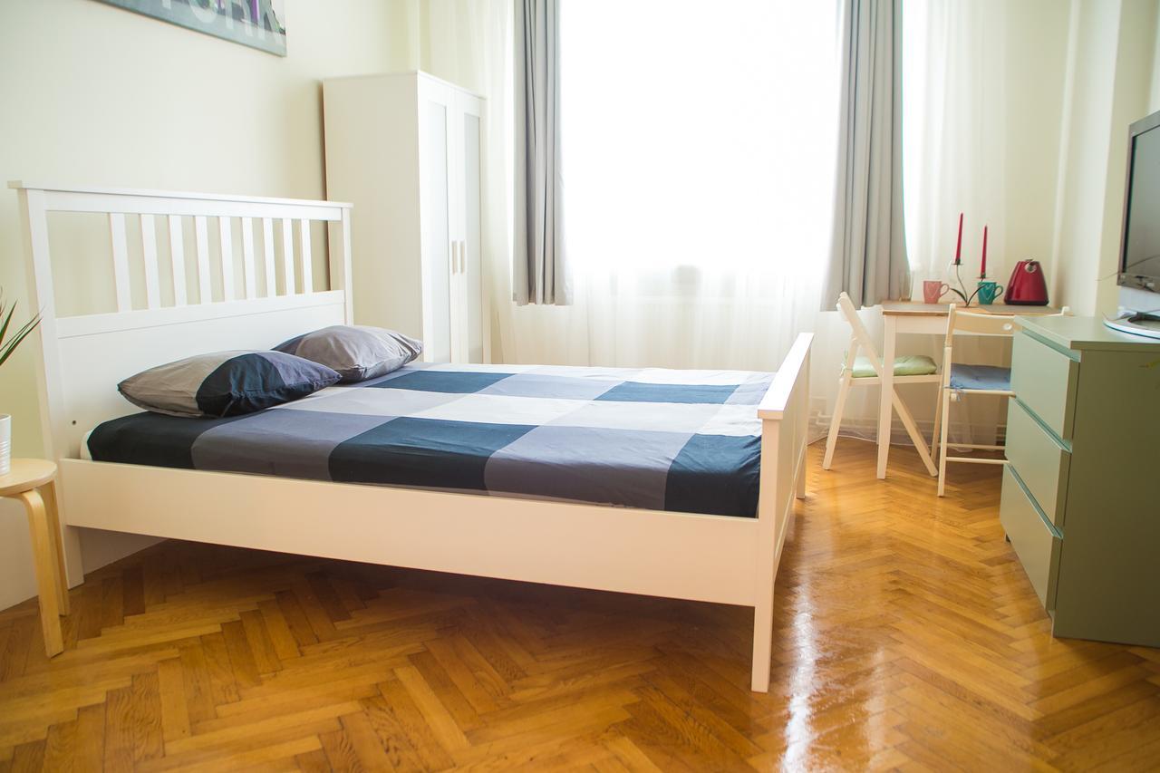 Color Apartments Franceza St Bukareszt Zewnętrze zdjęcie
