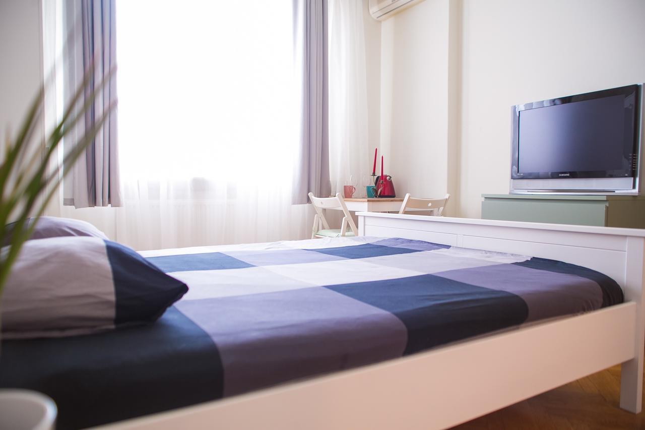 Color Apartments Franceza St Bukareszt Zewnętrze zdjęcie
